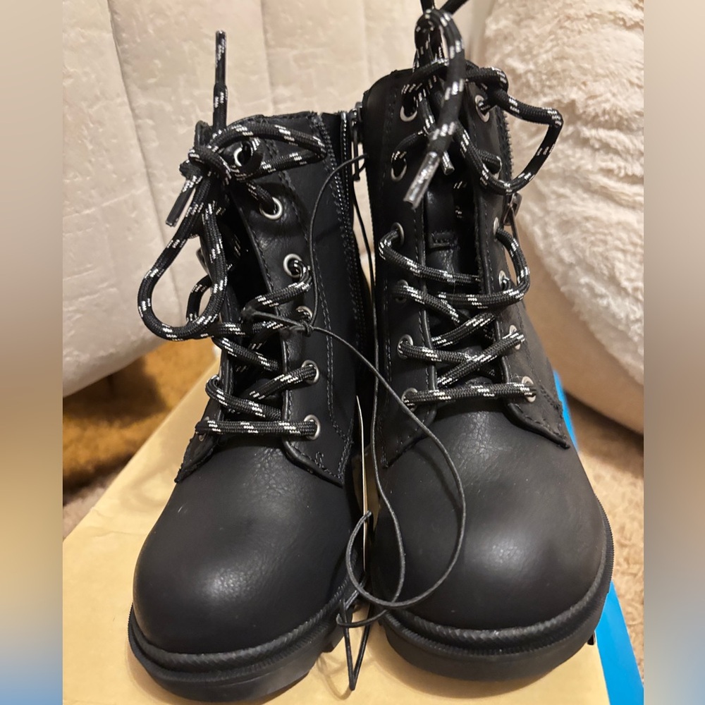 Brand new girls lace up combat boots memory foam and side zipper size 13